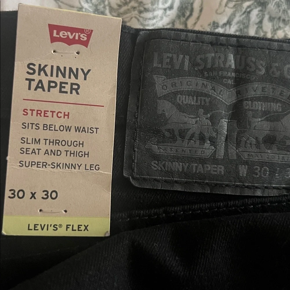 NWT Levi's Men's Skinny Jeans in Jet Black